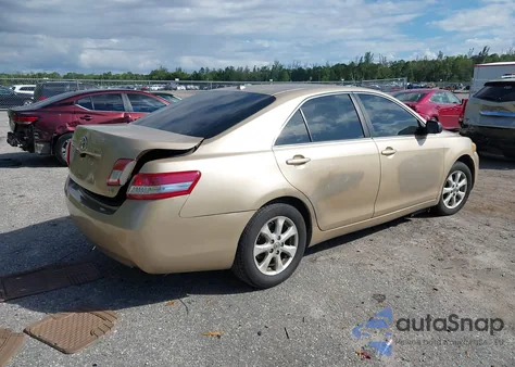 2011 Toyota Camry Le z USA, uszkodzony, nr VIN 4T1BF3EK3BU599311